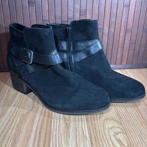 White Mountain ankle boots black SZ 8.5